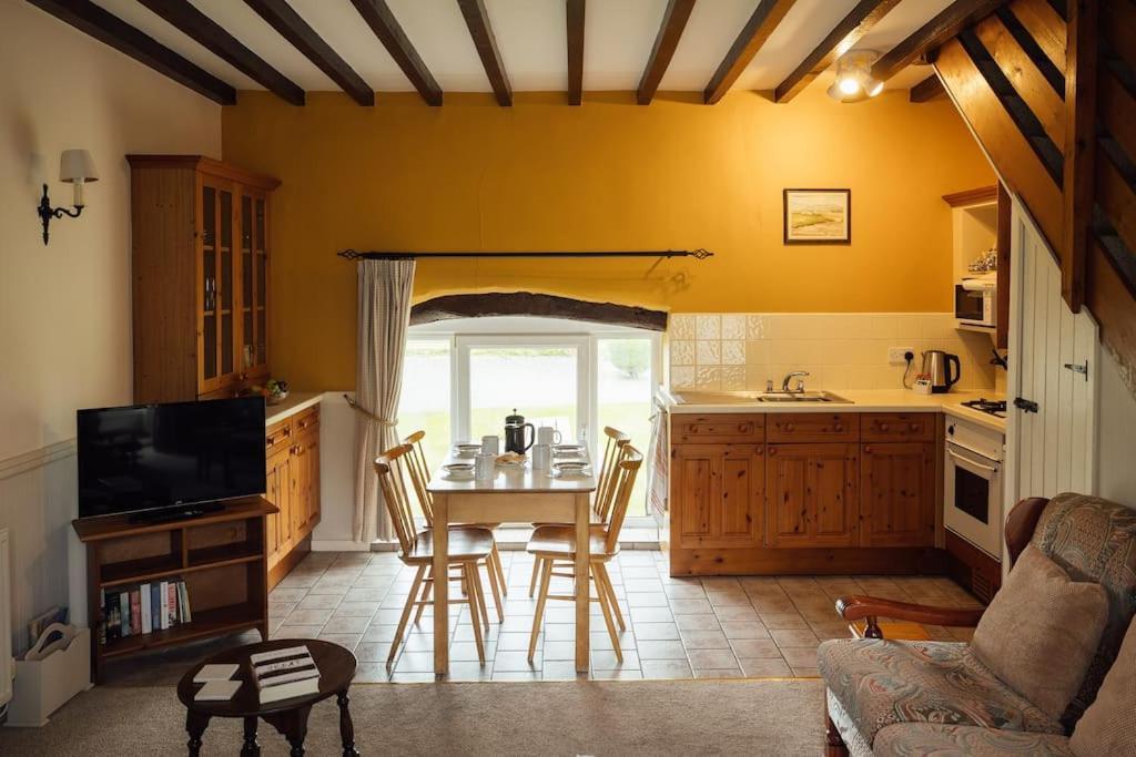 Barn Cottage - Family-Friendly Cottage With Heated Indoor Pool Haverfordwest Exterior foto